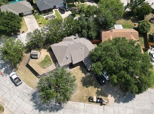 821 Glenwick Ct, Burleson, TX 76028
