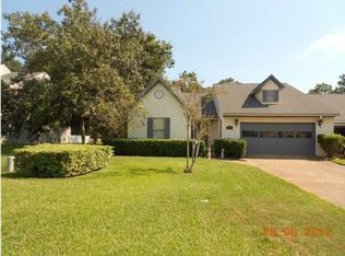 2027 Country Club Dr, Lynn Haven, FL 32444