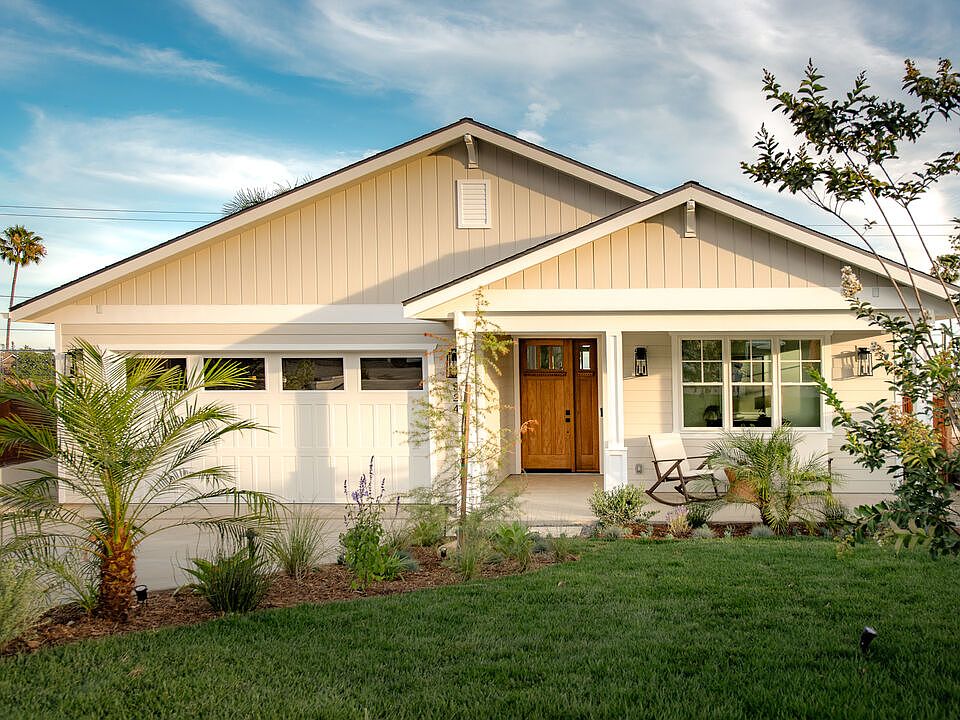 1st image of 924 E Poppyfields Dr