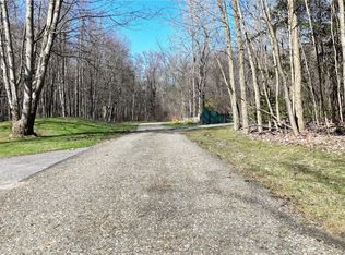 Bell Rd, Chagrin Falls, OH 44022