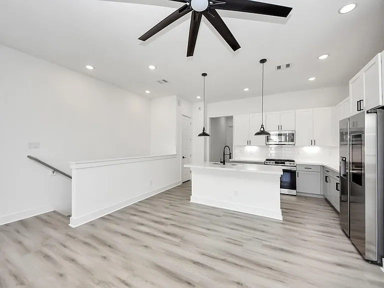 3010 Jensen Springs Ln — Photo 17