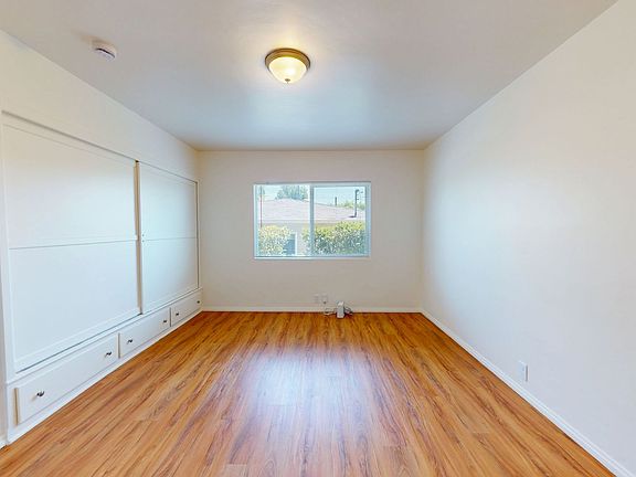 4th image of 2037 Sinaloa Ave