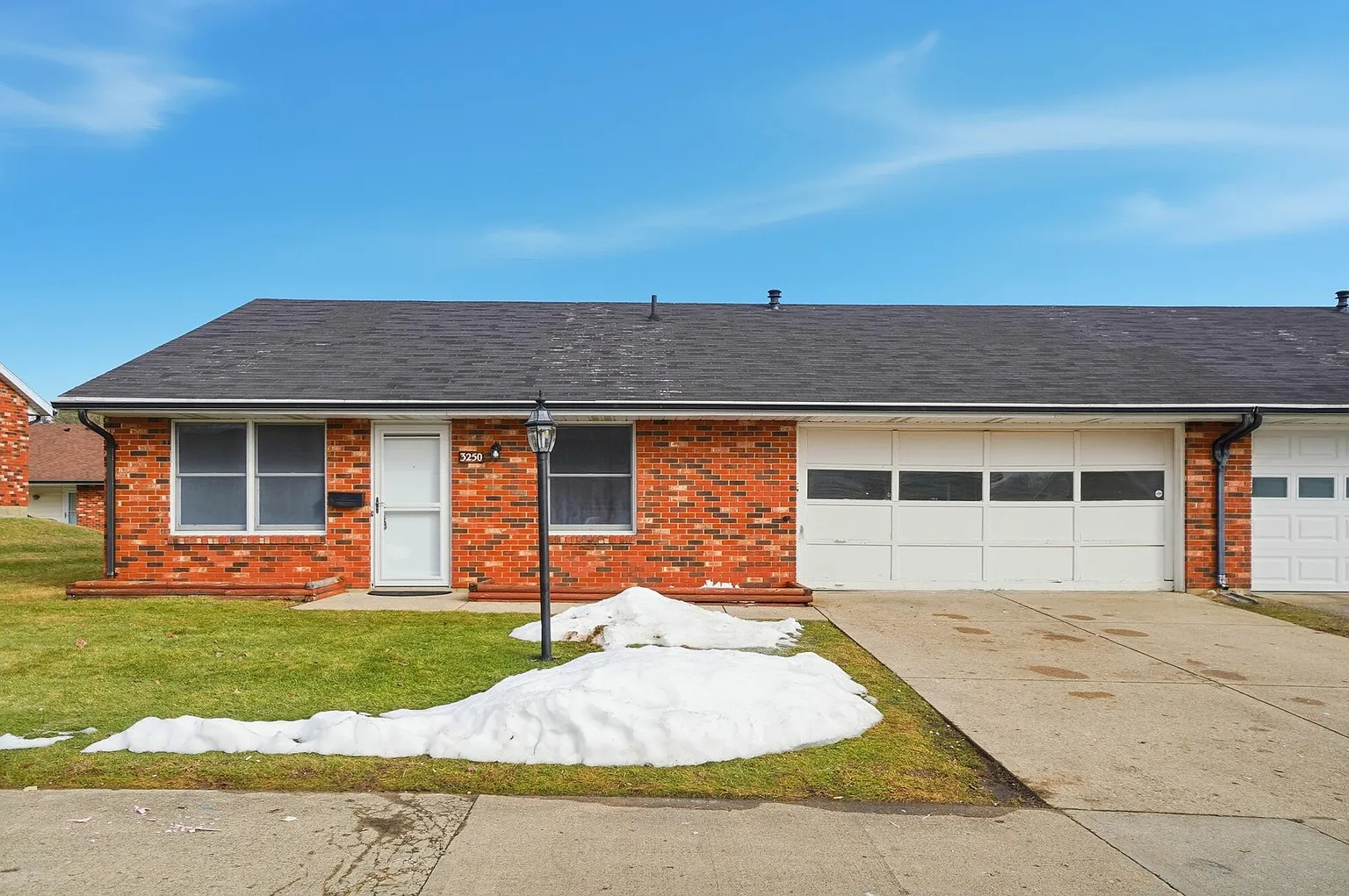 3250 N Argonne Ln photo 1