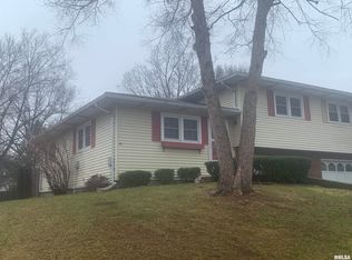 3A Justin Dr, Jacksonville, IL 62650