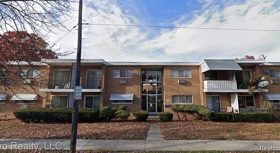 1st image of 17121 Redford St #217