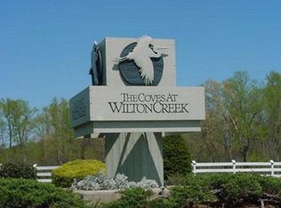 63D Mariners Point Ln, Hartfield, VA 23071