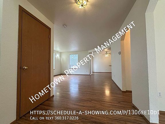 3rd image of 9324 Fairhill Dr NE