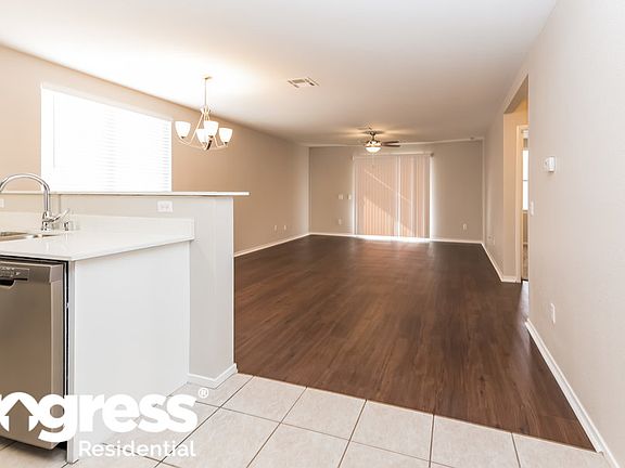 5th image of 707 Roberta Alecia Ave