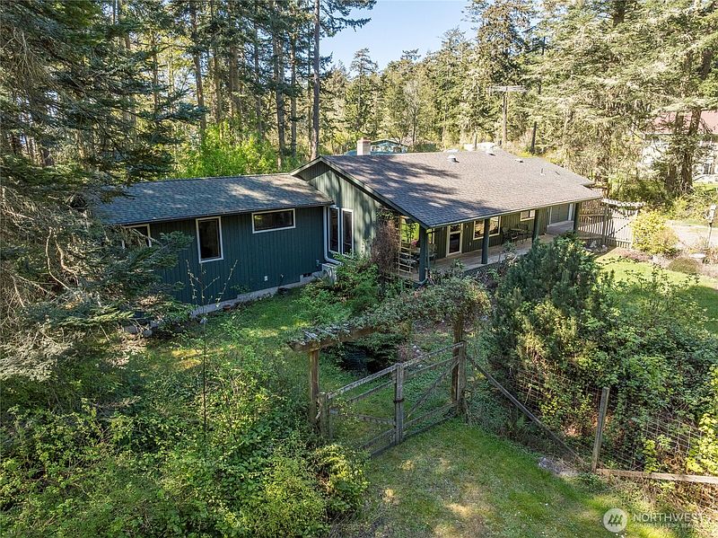 5th image of 108 Towhee Lane
