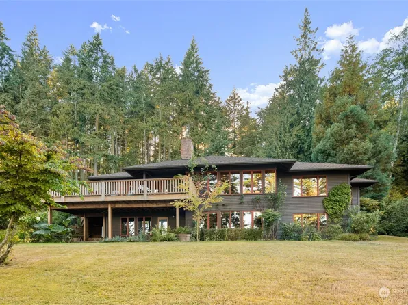 2011 North Bluff Road, Coupeville, WA 98239
