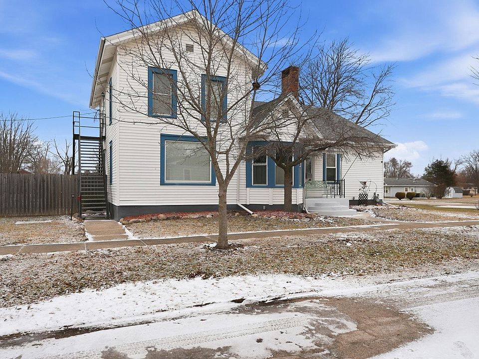 1st image of 209 E Washington St