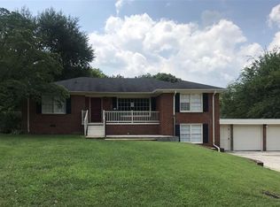 1720 Bide A Wee Dr NE, Huntsville, AL 35801