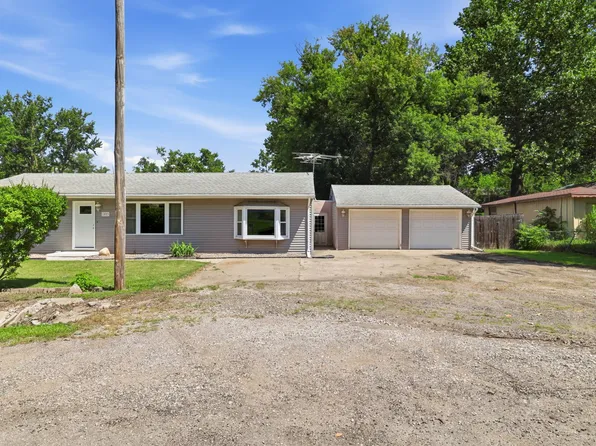 1023 County Line Rd, Des Moines, IA 50320
