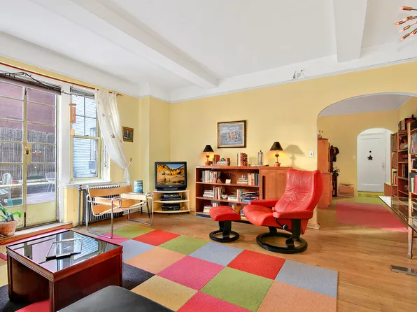 299 West 12th Street image 1 of 5