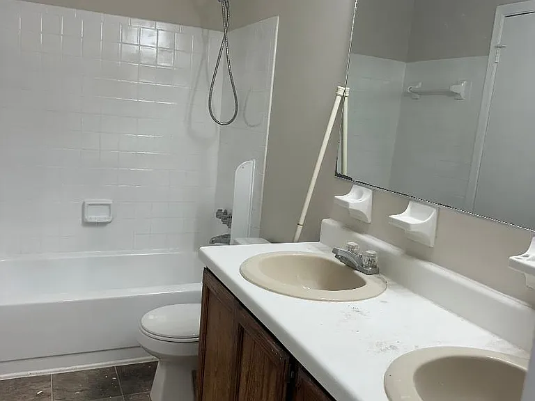 4711 Whitetail Ct — Photo 8