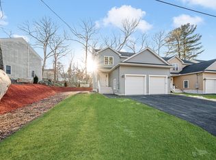 22 Arthur Dr #22, Whitinsville, MA 01588