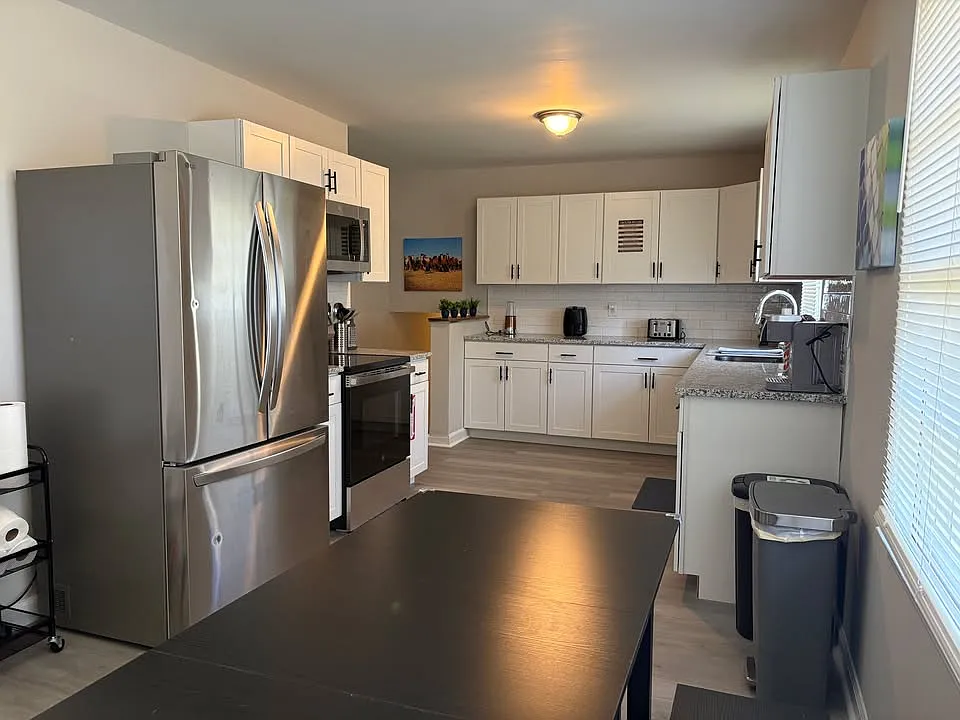 6 bed, $950 — Photo 3