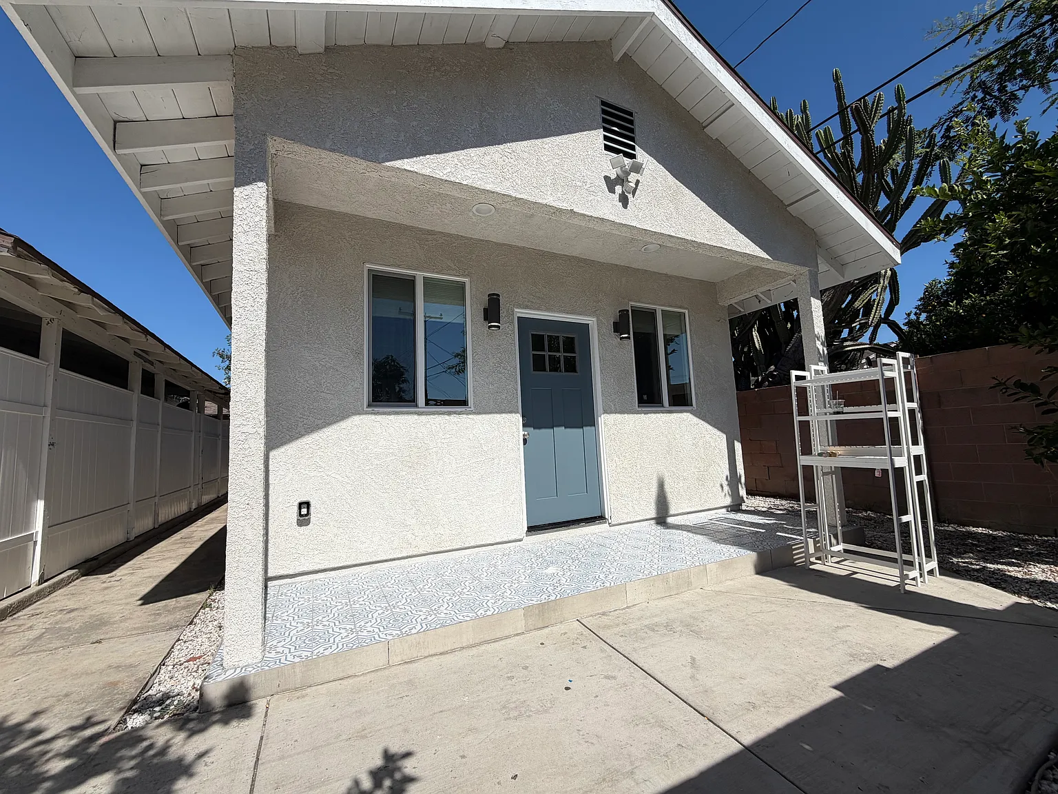 2 bed, 850 sqft, $2,700 — Photo 3