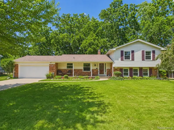 29942 Briarton Rd, Farmington Hills, MI 48331