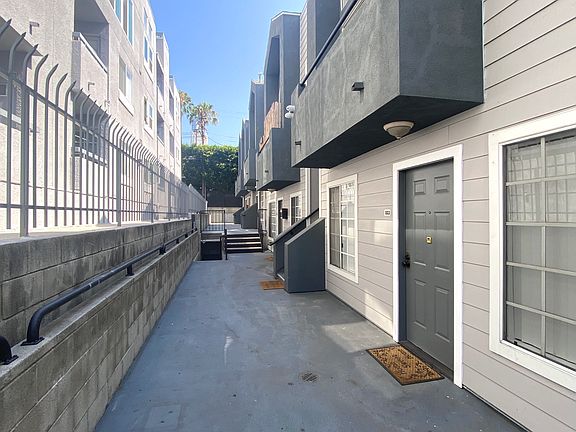 3rd image of 5617 Carlton Way APT 204