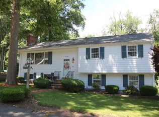 17 Reynolds Rd, Wakefield, MA 01880