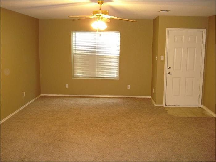 2nd image of 3214 Viewcrest Dr