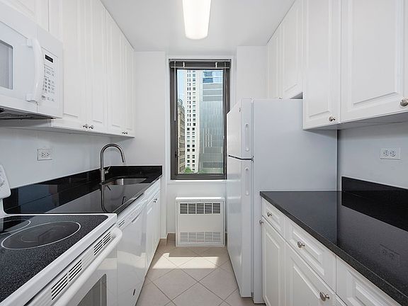 5th image of 211 W 56th St #L27