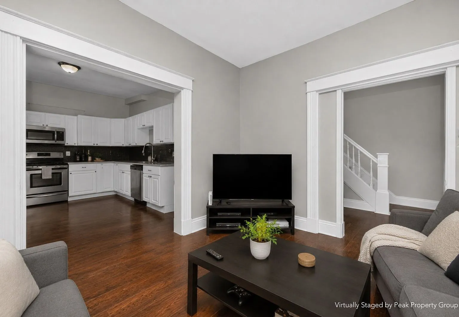 6 bed, 2.0 bath, 1847 sqft, $4,995 — Photo 3