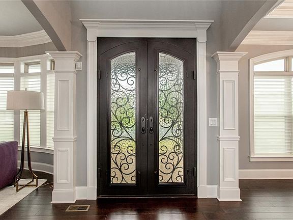 4th image of 1800 Dearborne Ln