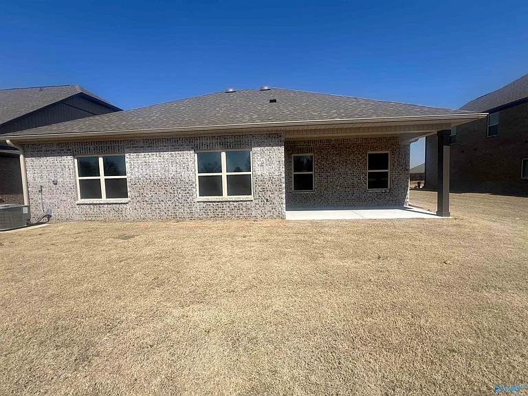 408 Tracer St — Photo 2