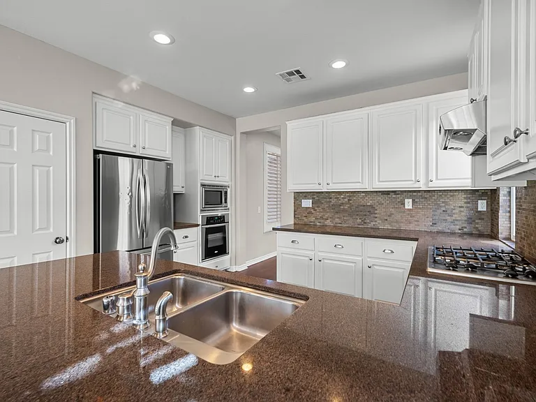 37200 Pergola Ter — Photo 8