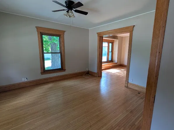 206 Oak St, Darien, WI 53114