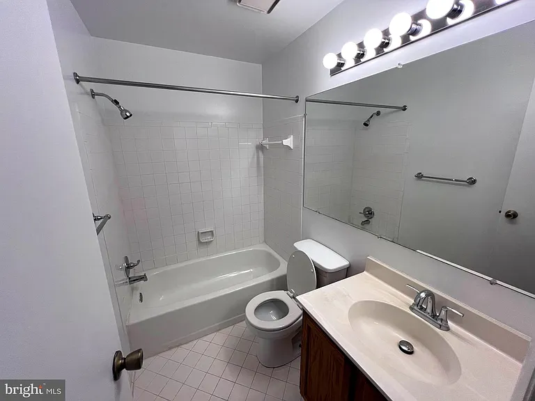 13303 Waterside Cir — Photo 31