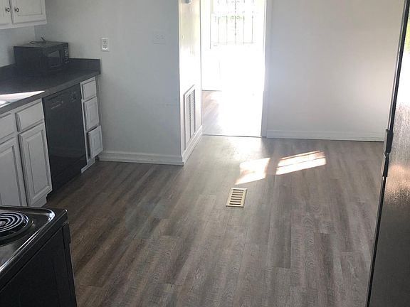 3rd image of 2042 Island Home Ave