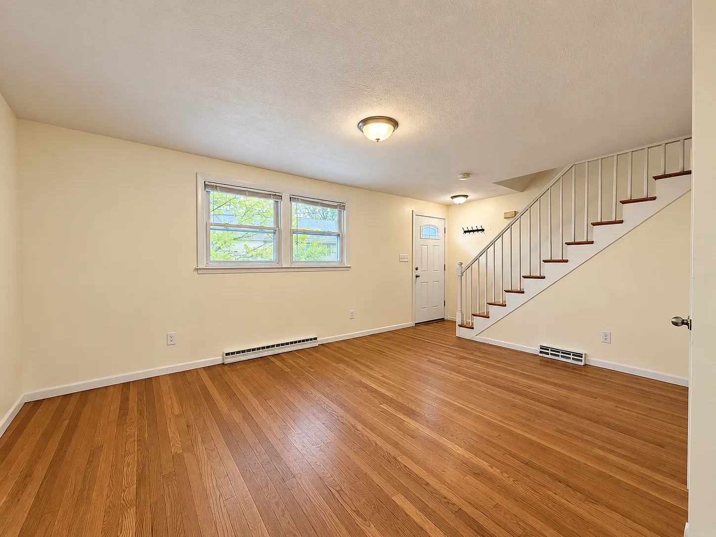 4 bed, 1200 sqft, $3,500 — Photo 2