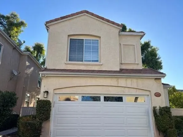 27923 Crown Court Cir #101, Valencia, CA 91354