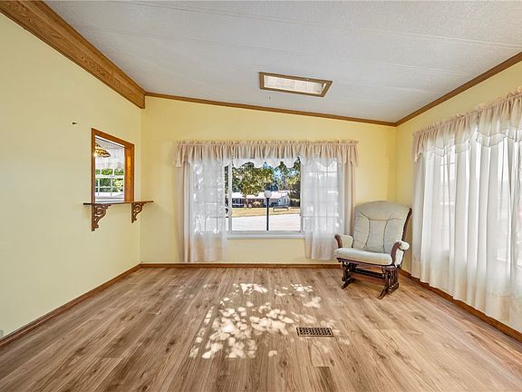 5th image of 425 Vista Ln