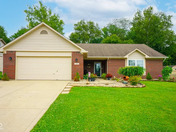 1106 Enchanted View Dr, Mooresville, IN 46158