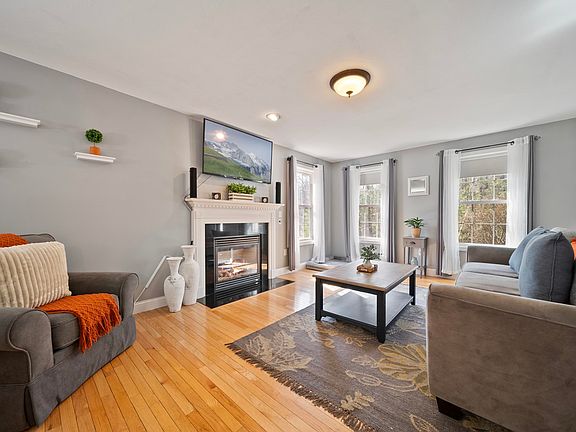 2nd image of 18 Wyman Lane
