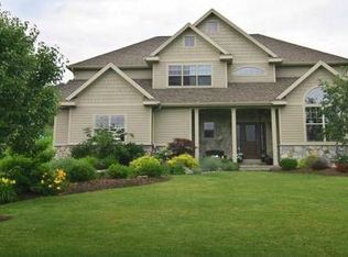6104 Waitsfield Dr S, Jamesville, NY 13078