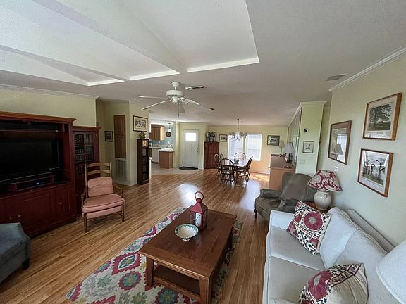 4th image of 2 Chatsworth Ln