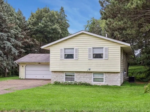 2390 50th St E, Inver Grove Heights, MN 55076