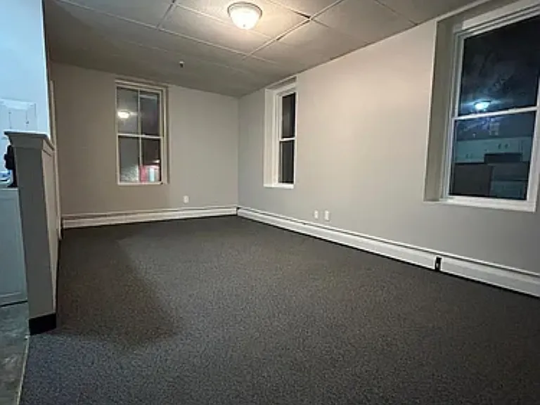 32 Chestnut St #18 — Photo 7