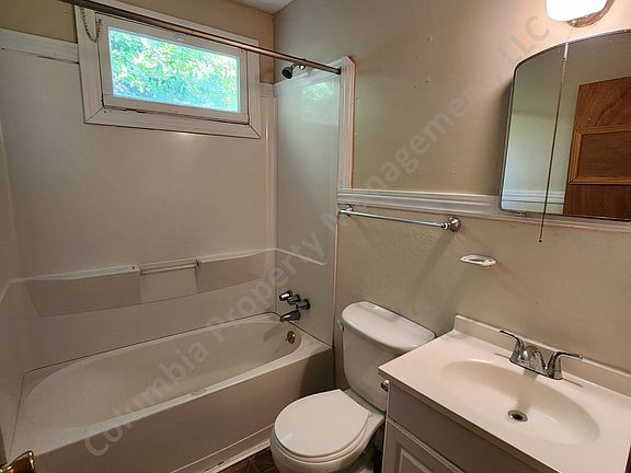 4th image of 816 Howard St