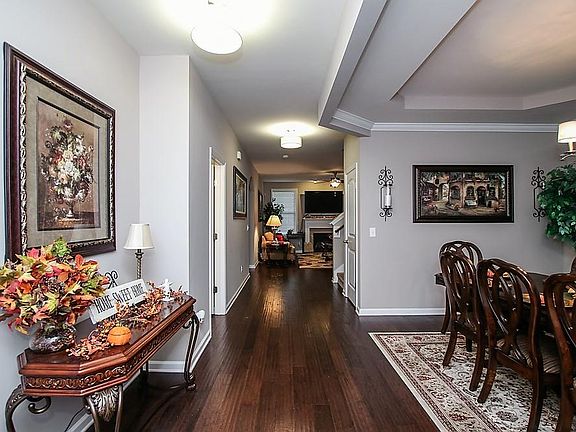 4th image of 312 Dandelion Dr