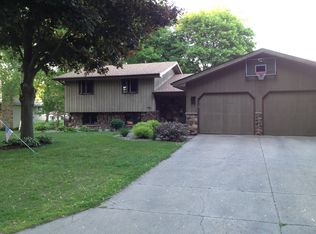 1912 Dexter St, New London, WI 54961