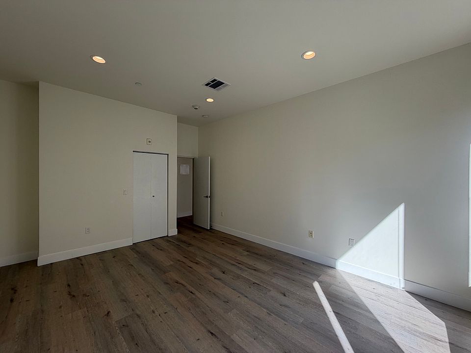 1st image of 314 W 6th St #606