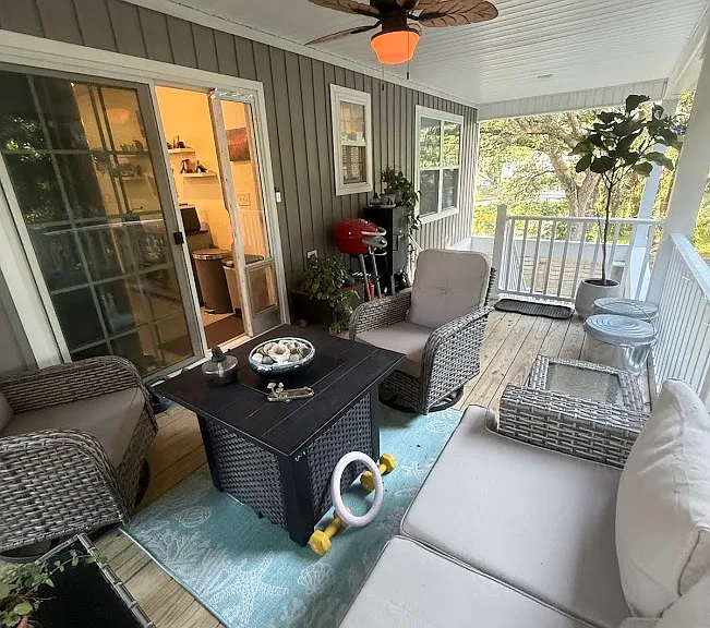 406 Caverly Ln — Photo 34