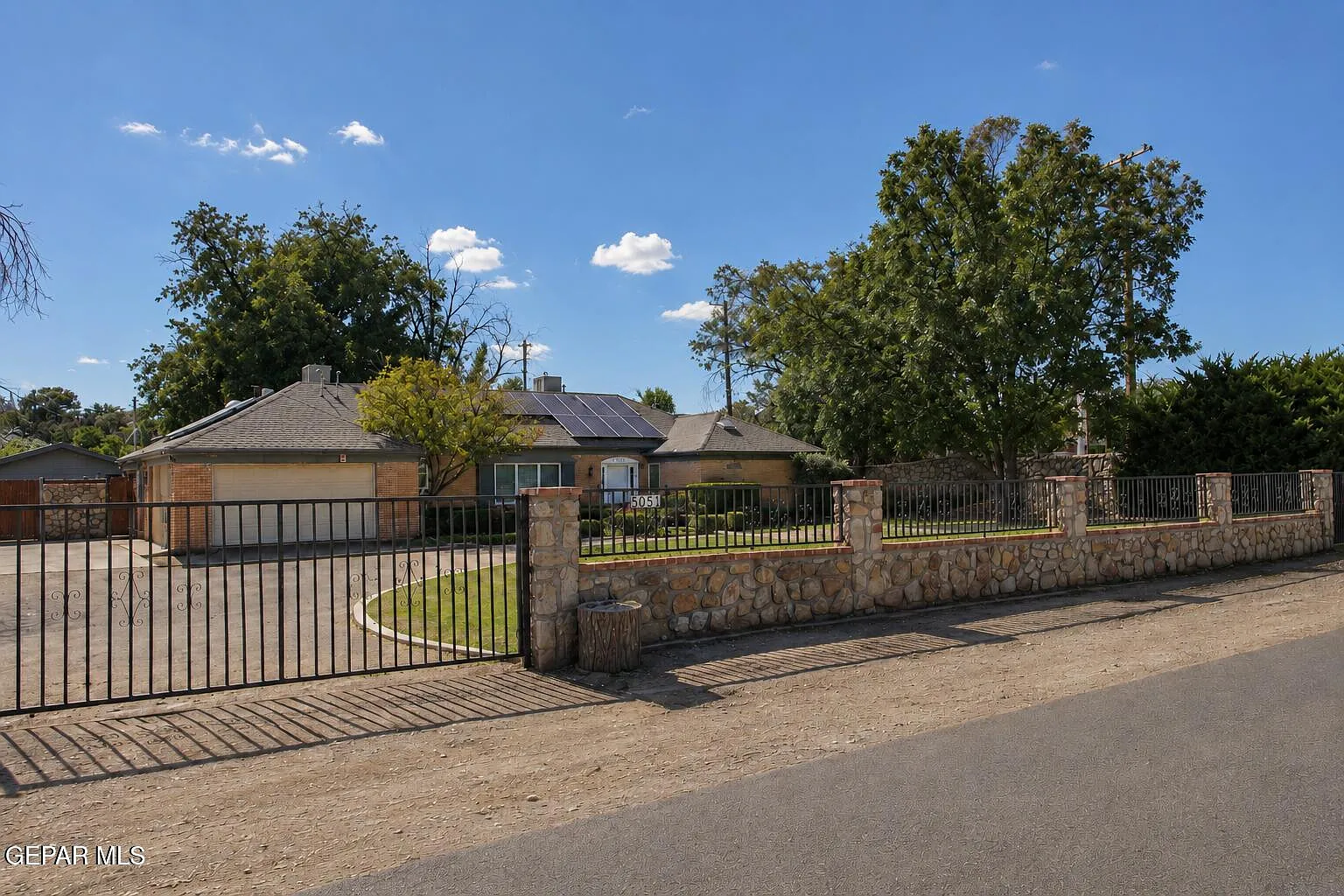 6 bed, 4.0 bath, 3454 sqft, $4,000 — Photo 1