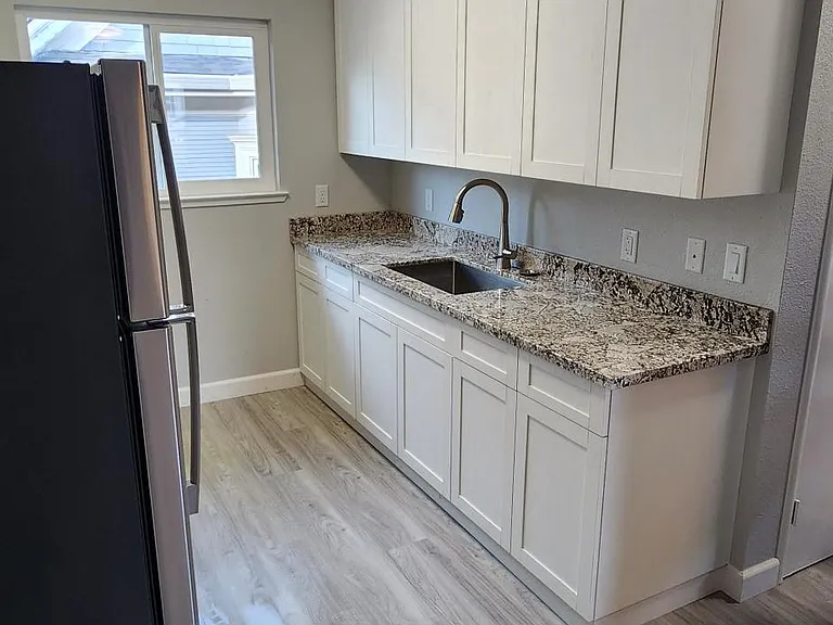 7331 Alexander St #3 — Photo 2